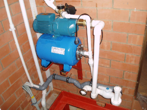 Внутренний монтаж системы водообеспечения дома